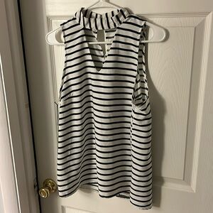 New🌸Hyfve black and off white sleeveless top, very stylish